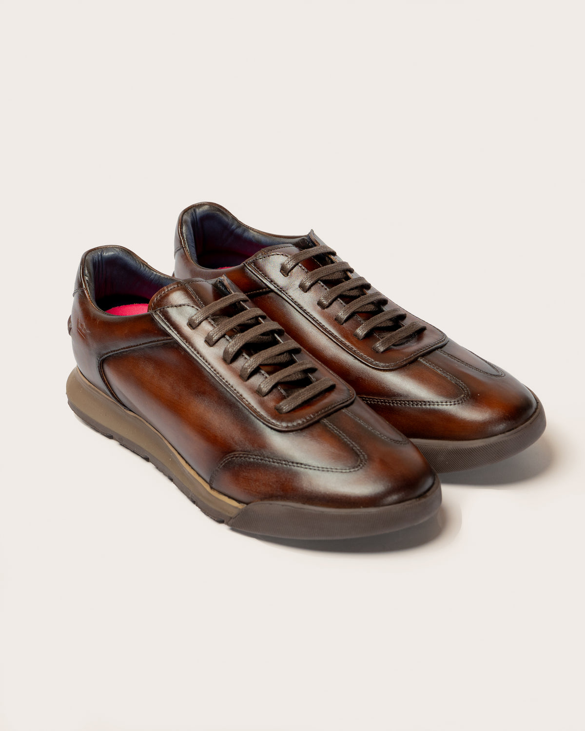Sneakers Lino café